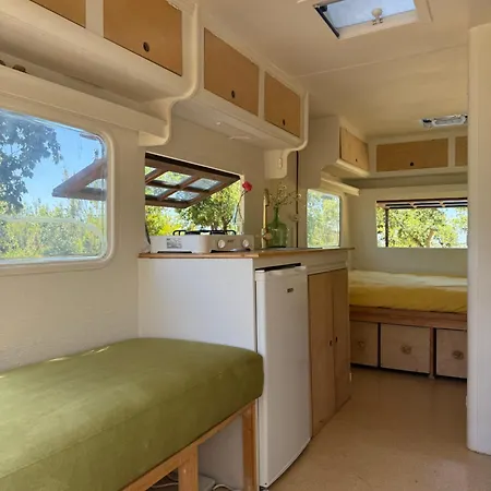 Chic Vintage Caravan Retreat, Just 20 Mins To The Κάμπινγκ