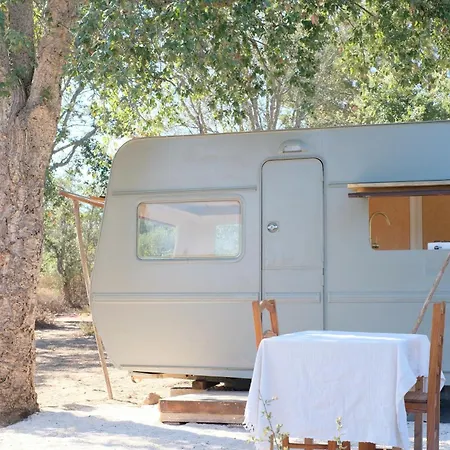 Κάμπινγκ Chic Vintage Caravan Retreat, Just 20 Mins To The